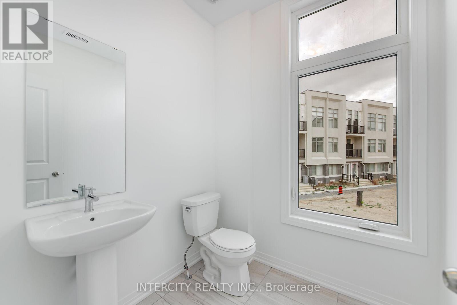 29 Albert Firman Lane, Markham, Ontario  L6C 3B5 - Photo 19 - N12242755