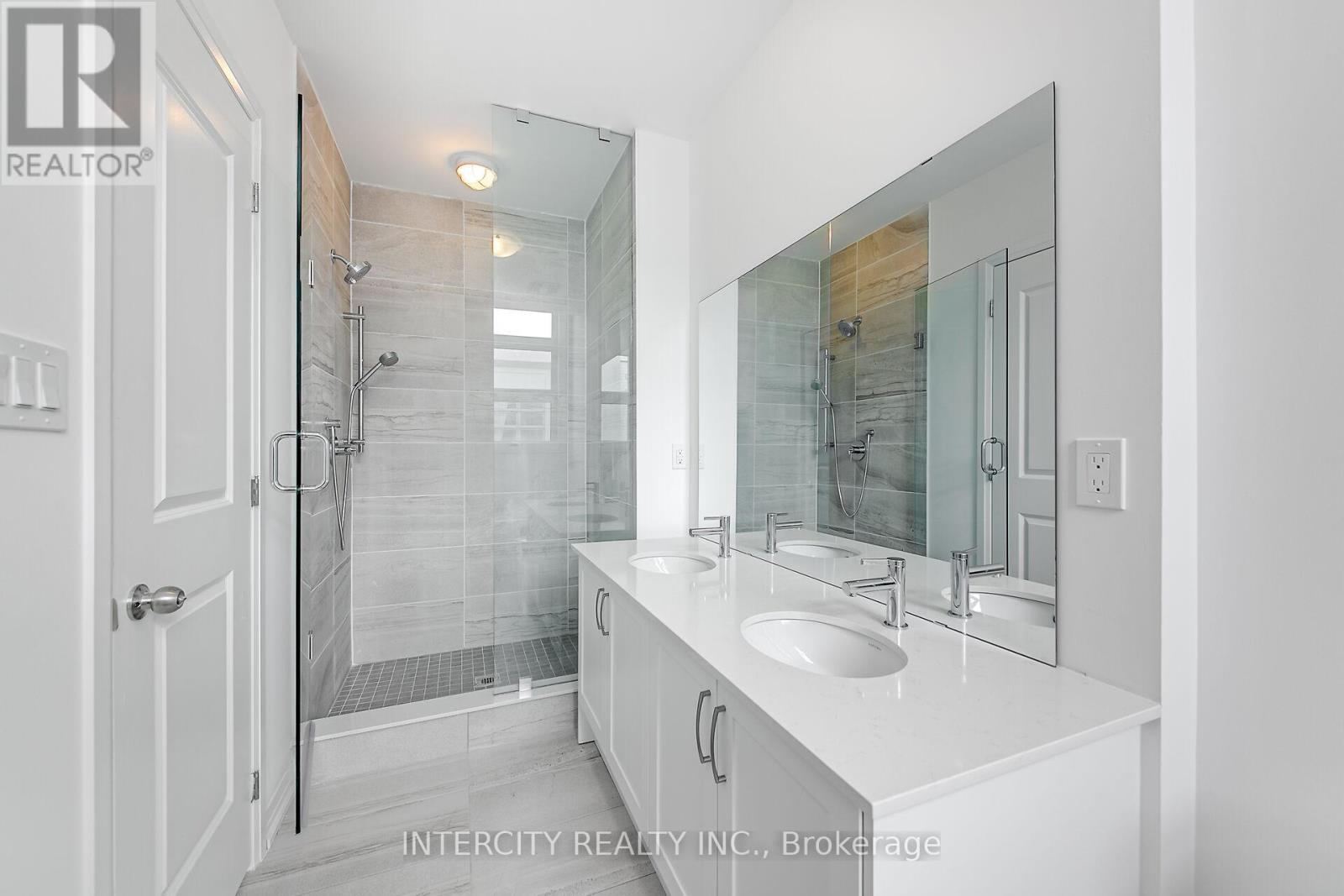 29 Albert Firman Lane, Markham, Ontario  L6C 3B5 - Photo 25 - N12242755