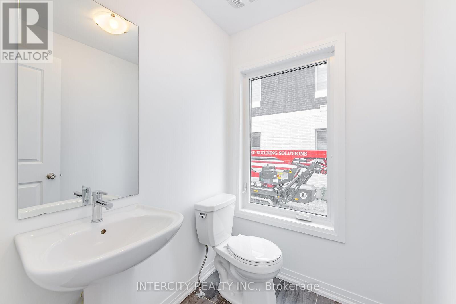 29 Albert Firman Lane, Markham, Ontario  L6C 3B5 - Photo 6 - N12242755