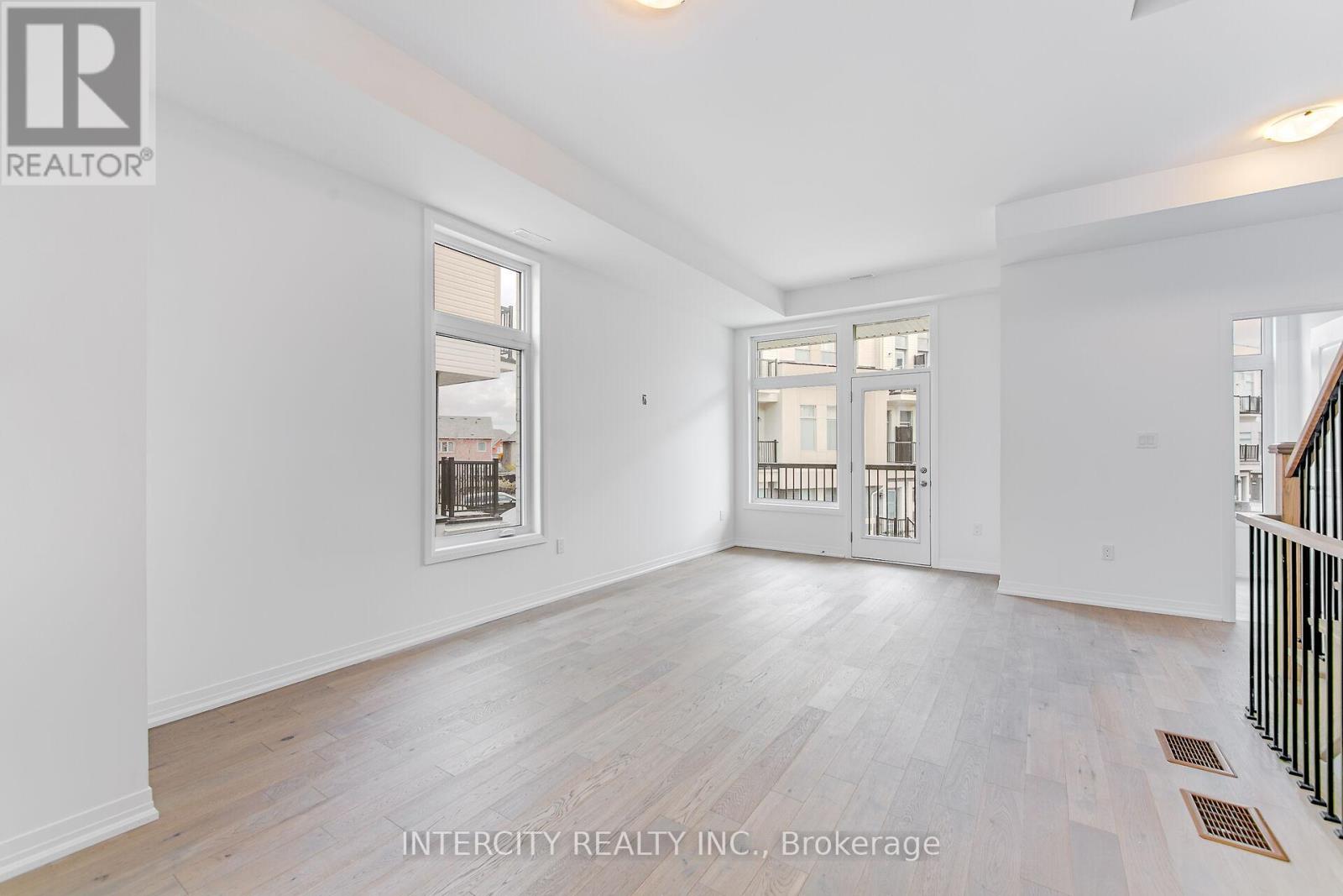 29 Albert Firman Lane, Markham, Ontario  L6C 3B5 - Photo 8 - N12242755