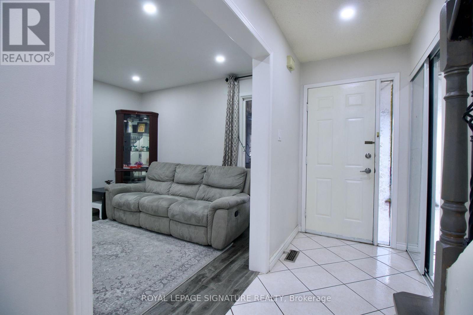 5125 Salishan Circle, Mississauga, Ontario  L5R 3E8 - Photo 16 - W12531104