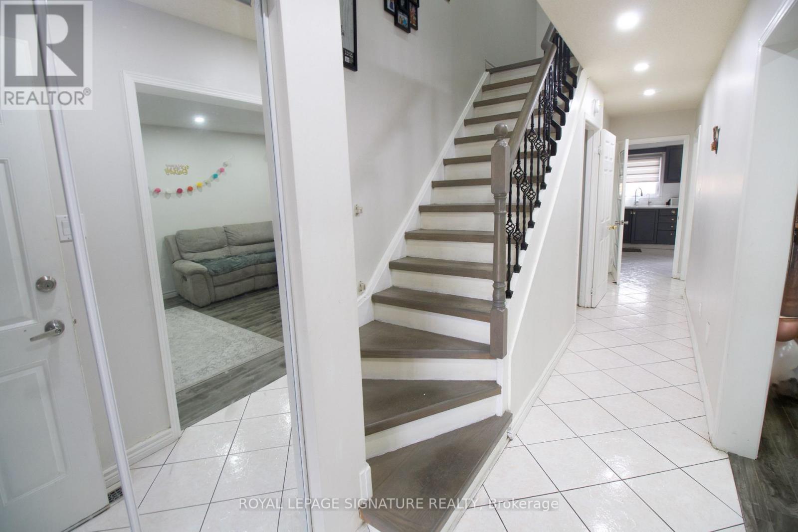 5125 Salishan Circle, Mississauga, Ontario  L5R 3E8 - Photo 14 - W12531104