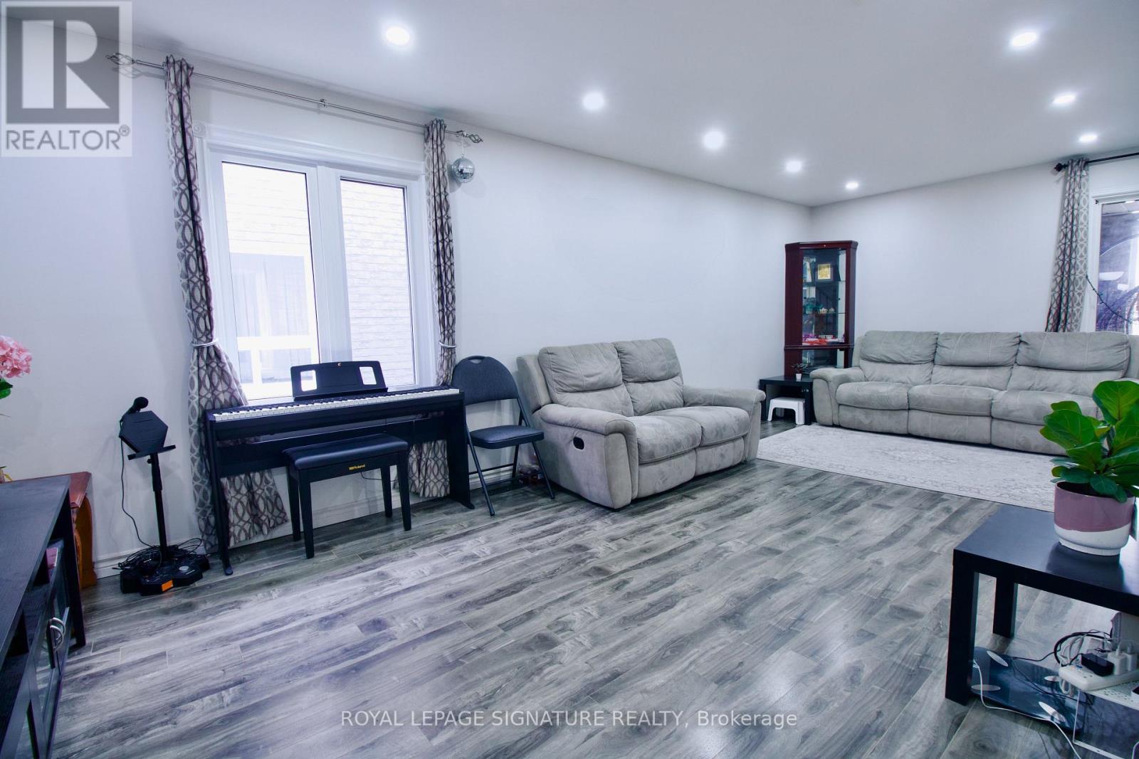 5125 Salishan Circle, Mississauga, Ontario  L5R 3E8 - Photo 18 - W12531104