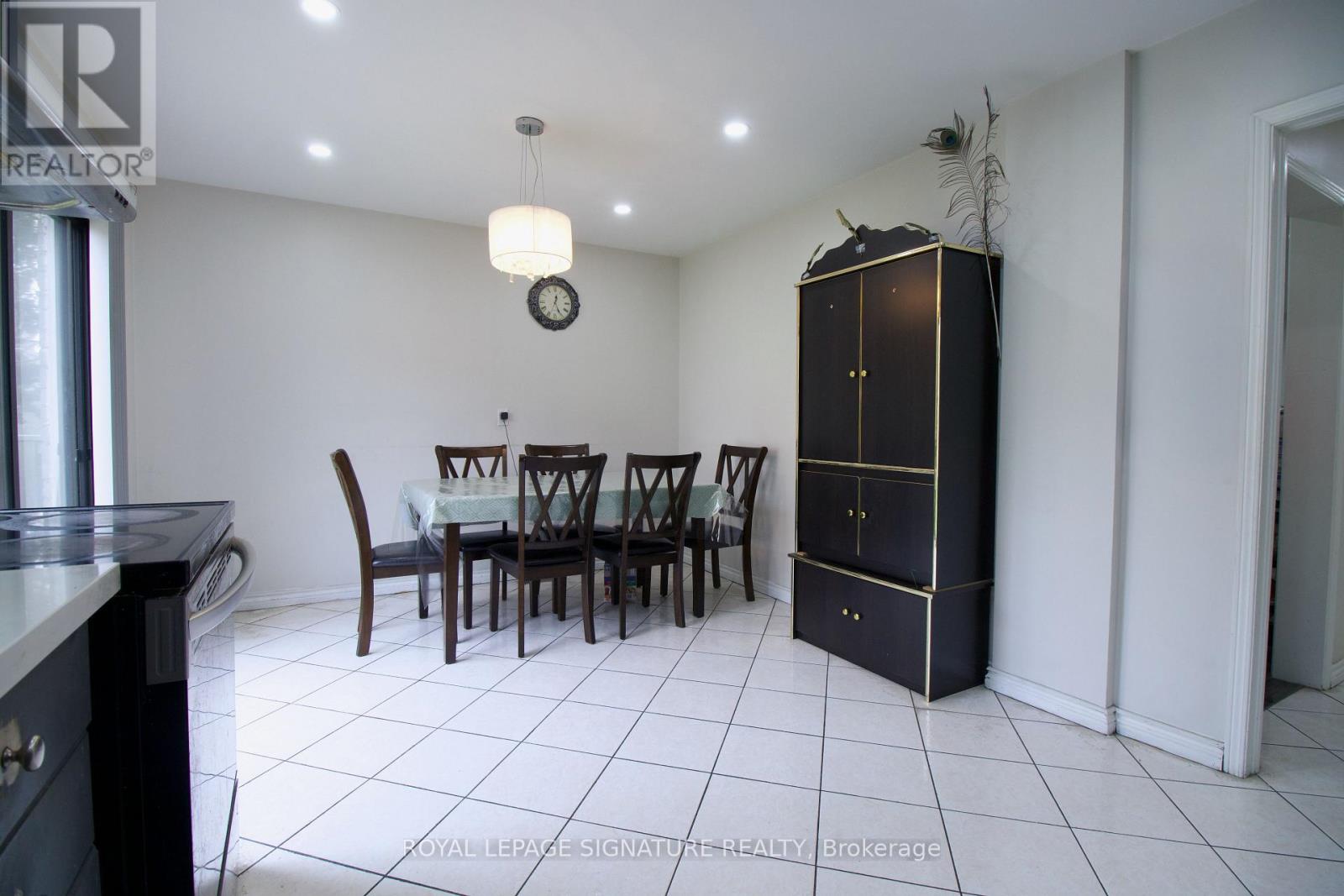 5125 Salishan Circle, Mississauga, Ontario  L5R 3E8 - Photo 19 - W12531104