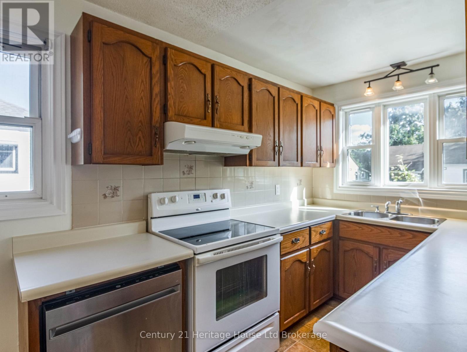 675 Miller Street, Woodstock, Ontario  N4S 5K2 - Photo 11 - X12532710