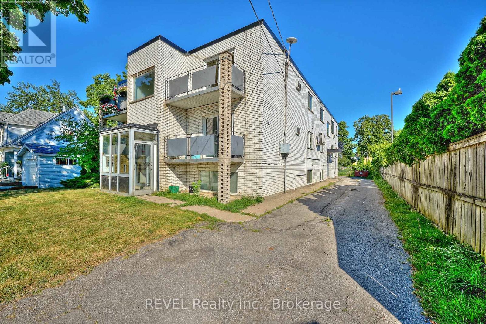 3865 Front Street, Niagara Falls, Ontario  L2G 6G3 - Photo 2 - X12532474