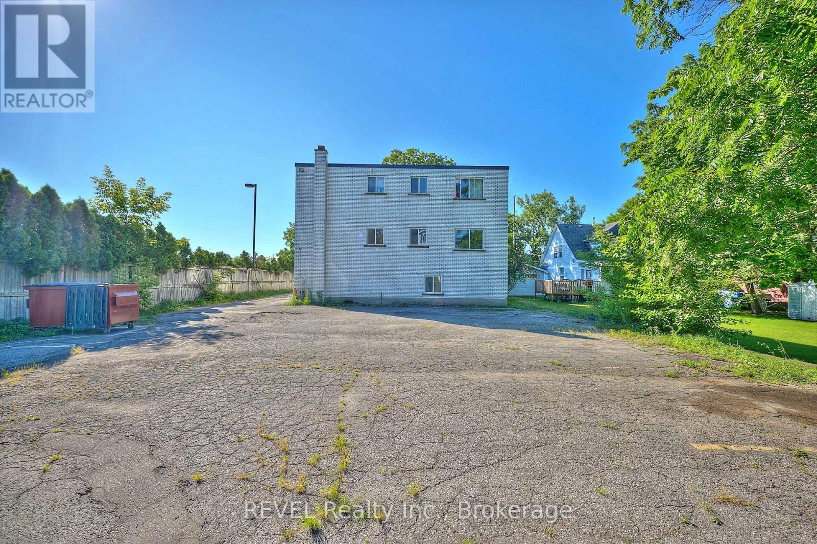 3865 Front Street, Niagara Falls, Ontario  L2G 6G3 - Photo 5 - X12532474