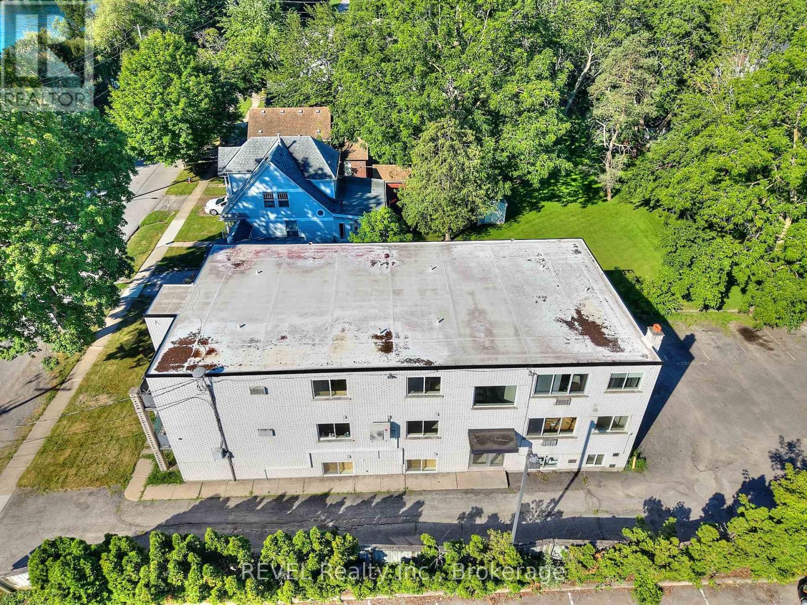 3865 Front Street, Niagara Falls, Ontario  L2G 6G3 - Photo 9 - X12532474