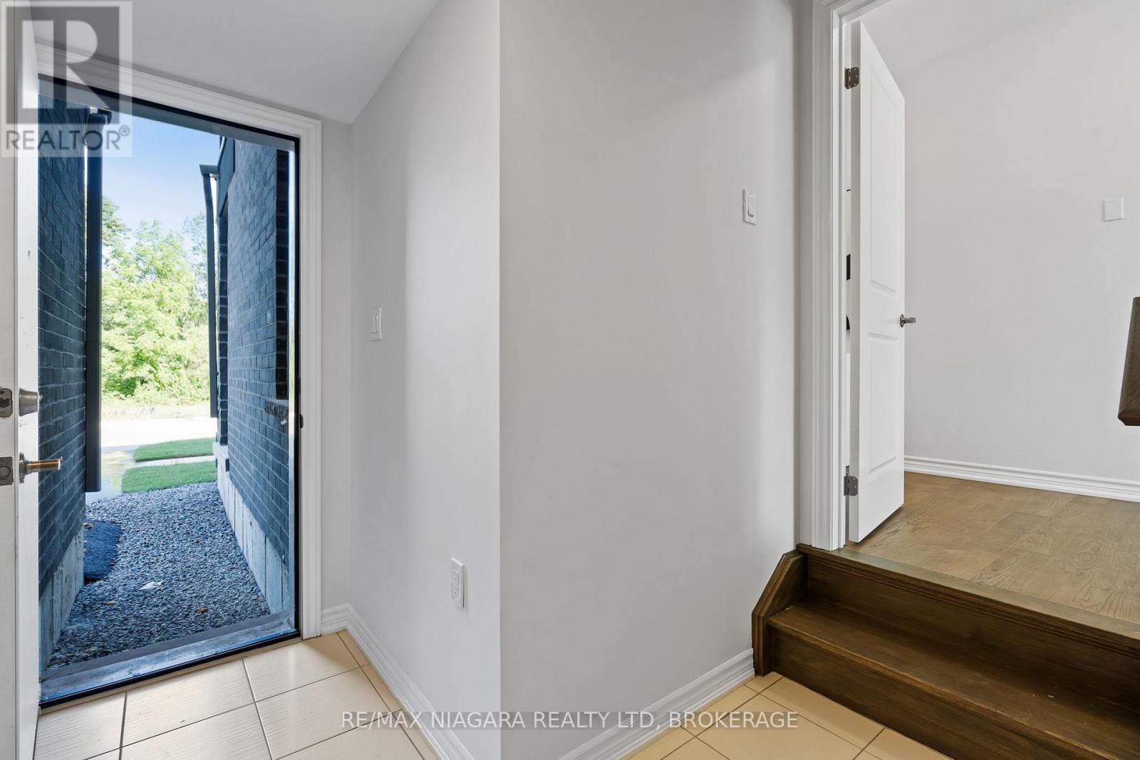 219 Wells Avenue, Fort Erie, Ontario L0S 1N0 - Photo 29 - X12532690