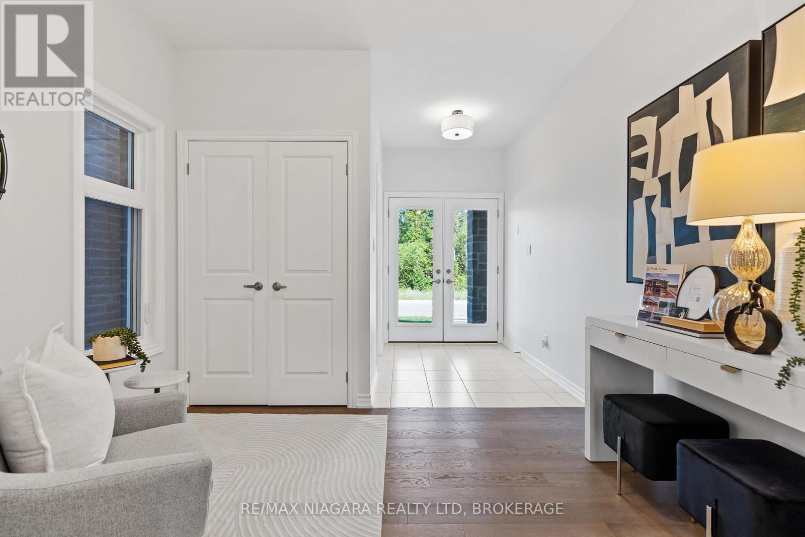 219 Wells Avenue, Fort Erie, Ontario L0S 1N0 - Photo 8 - X12532690