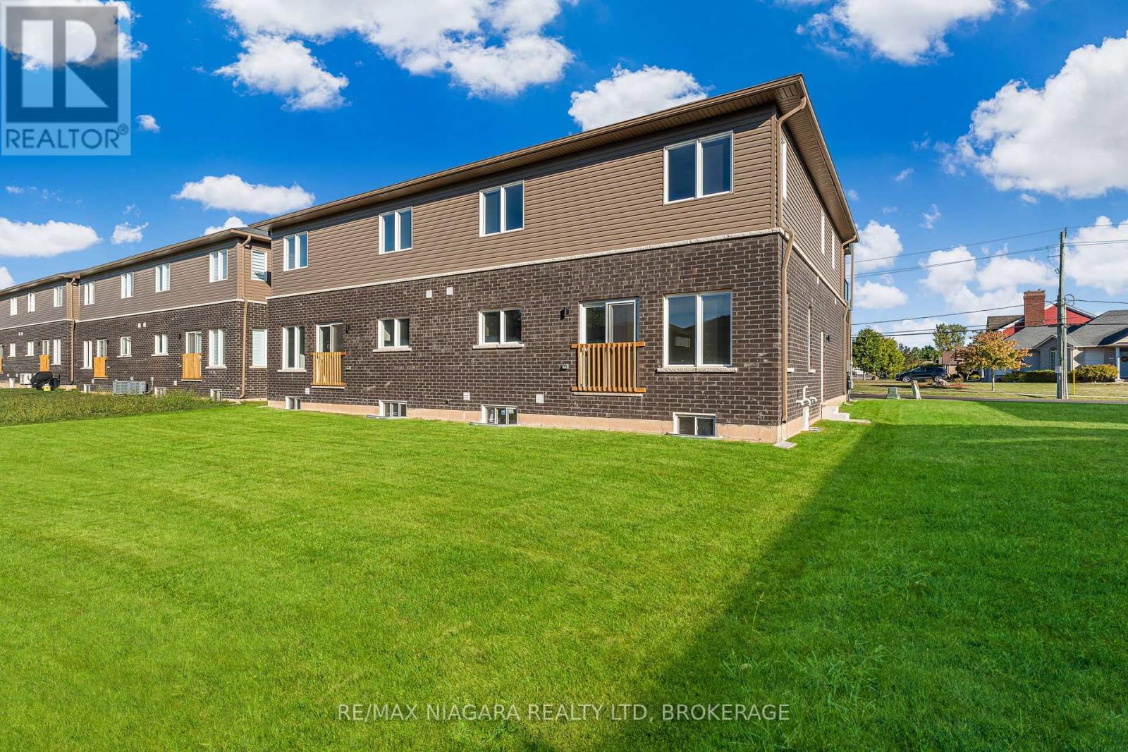 3219 Dominion Road, Fort Erie, Ontario L0S 1N0 - Photo 39 - X12532692