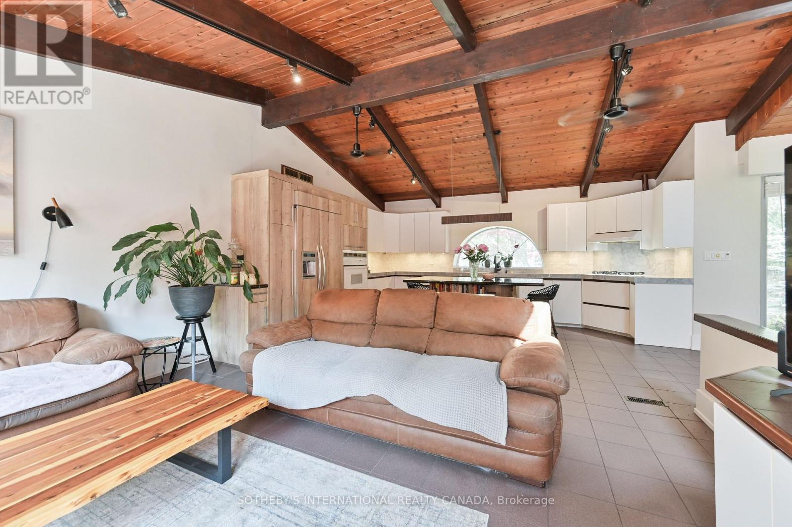 130 Monsheen Drive, Vaughan, Ontario  L4L 2E7 - Photo 10 - N12532350