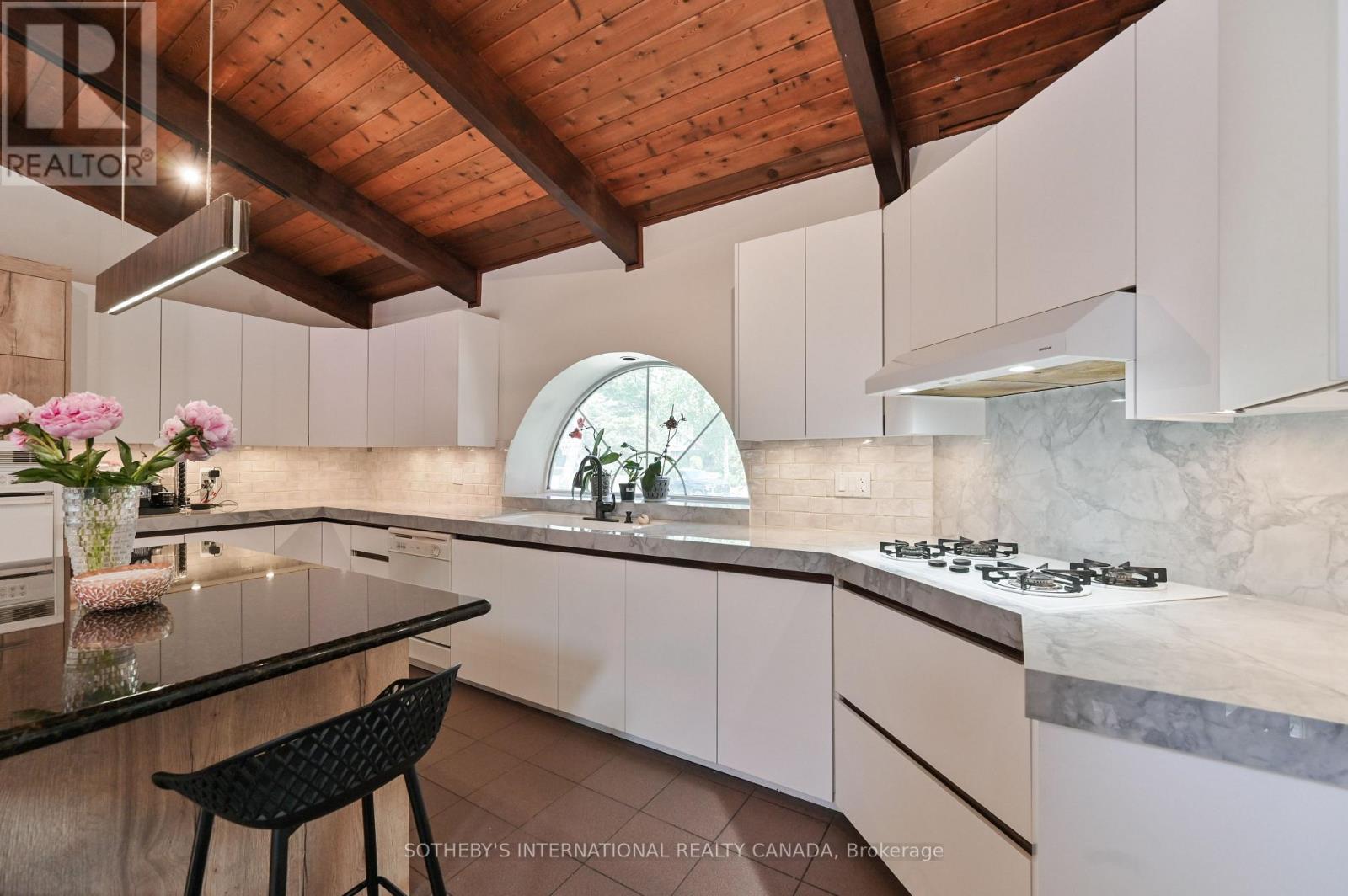 130 Monsheen Drive, Vaughan, Ontario  L4L 2E7 - Photo 6 - N12532350