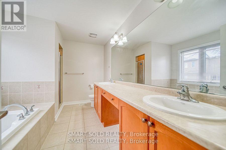 193 Roadhouse Boulevard, Newmarket, Ontario  L3X 3K6 - Photo 11 - N12532364