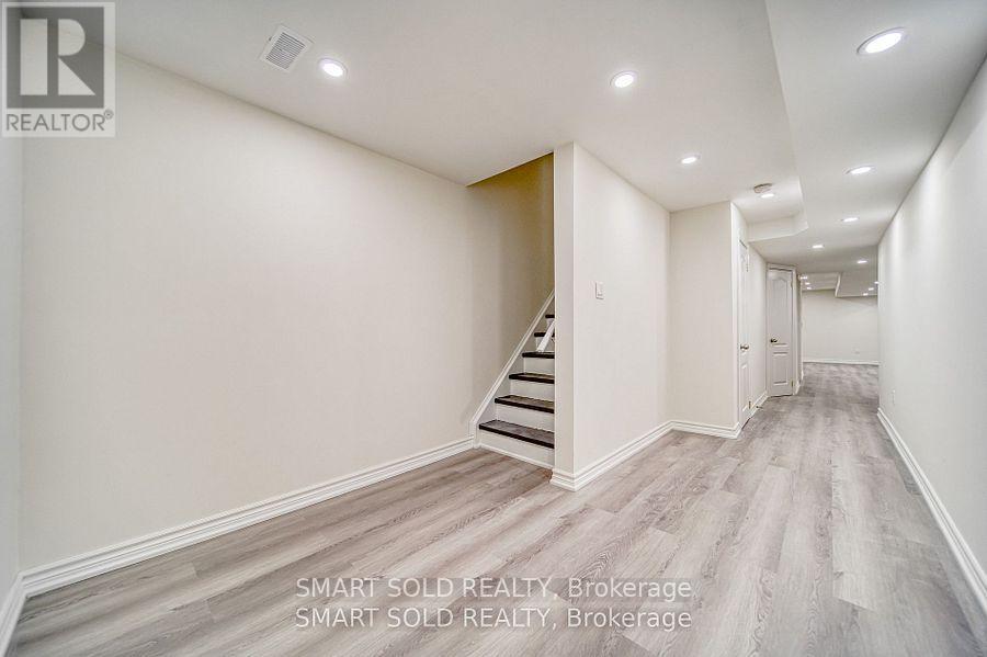 193 Roadhouse Boulevard, Newmarket, Ontario  L3X 3K6 - Photo 20 - N12532364