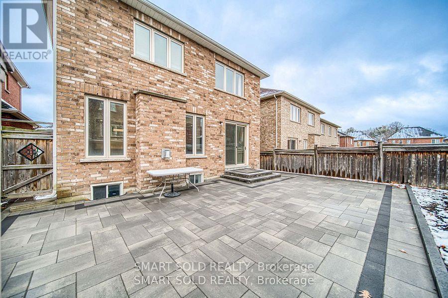 193 Roadhouse Boulevard, Newmarket, Ontario  L3X 3K6 - Photo 24 - N12532364