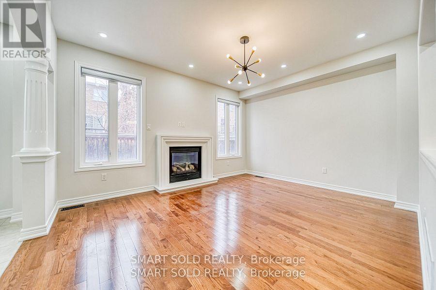 193 Roadhouse Boulevard, Newmarket, Ontario  L3X 3K6 - Photo 8 - N12532364