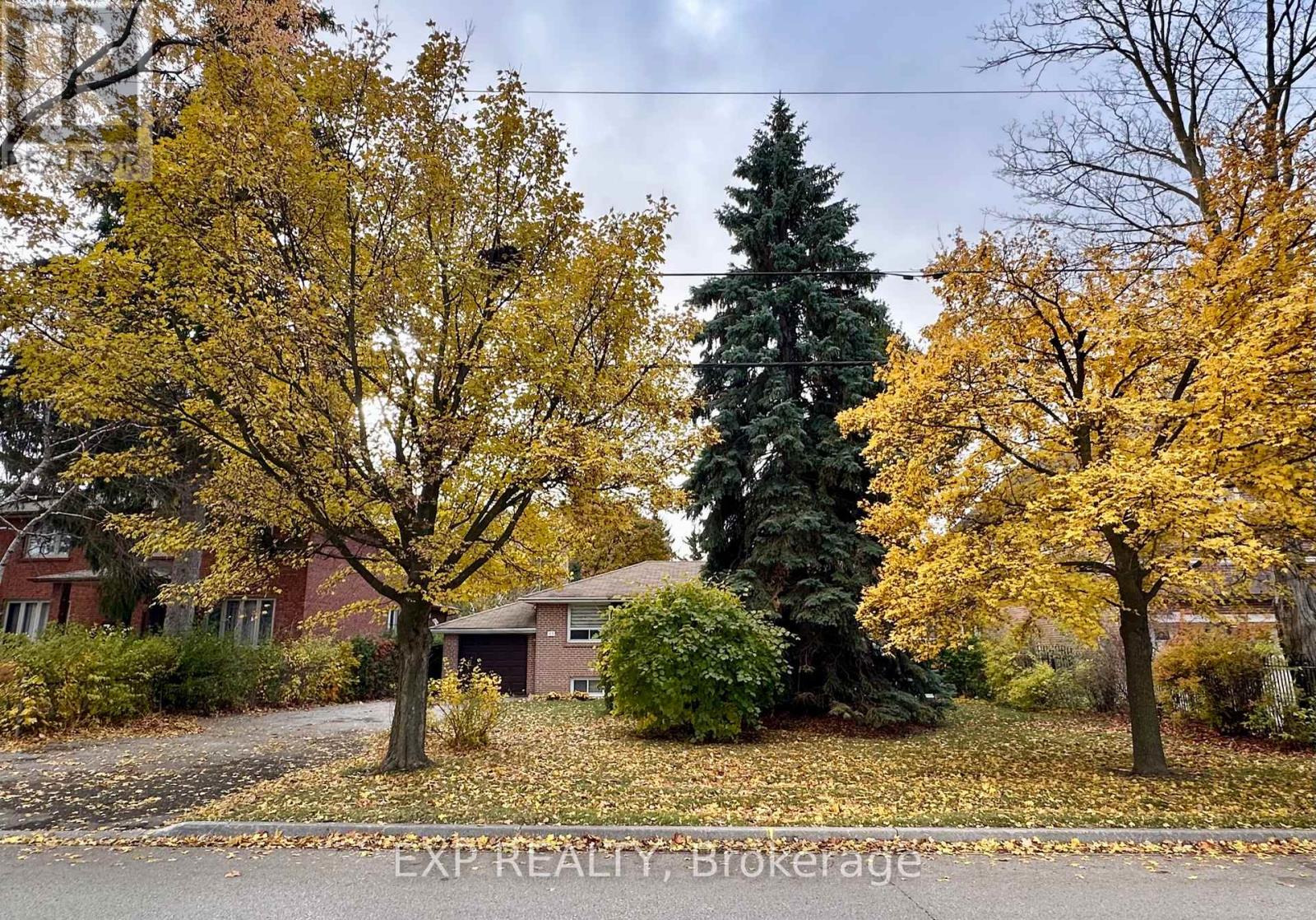 69 Edgar Avenue, Richmond Hill, Ontario  L4C 6K2 - Photo 3 - N12532372