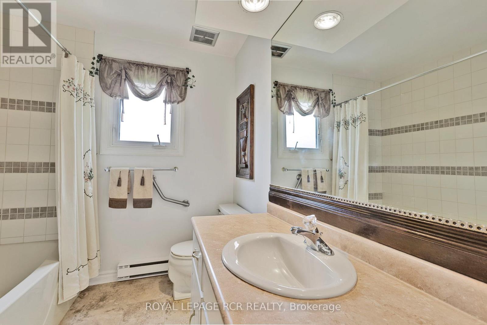 5 Park Lane, Ramara, Ontario  L0K 1B0 - Photo 8 - S12532412