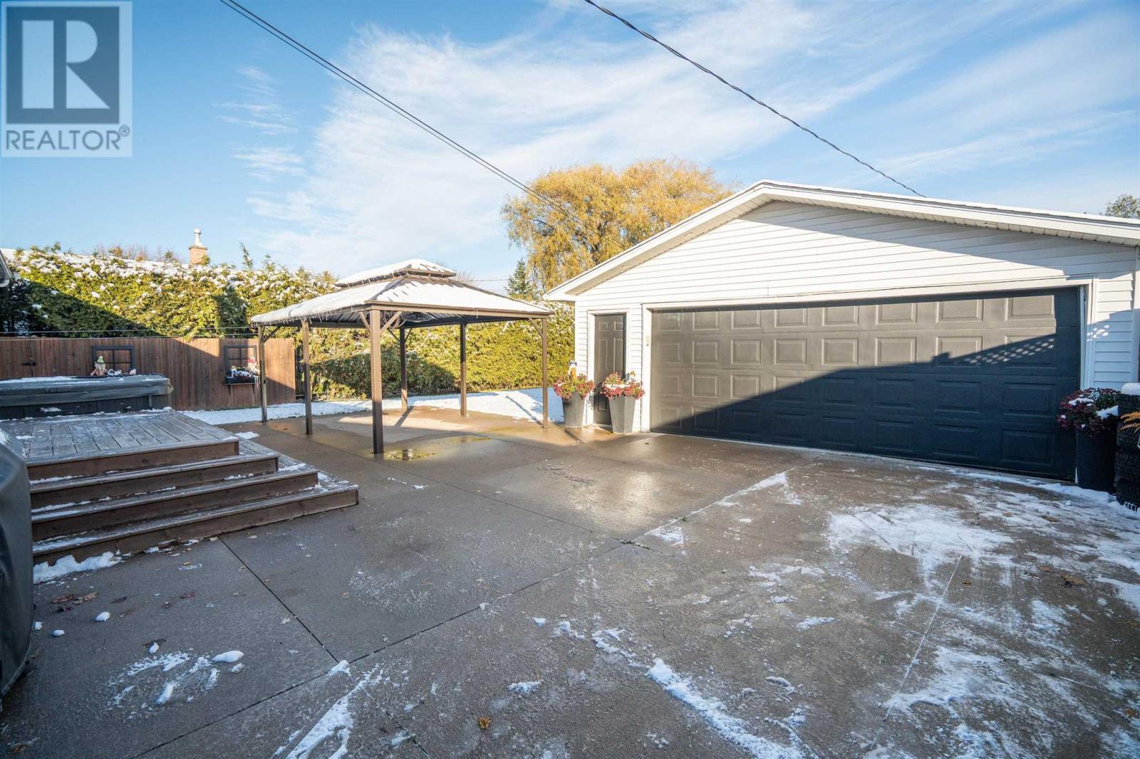 22 Lasalle Ct, Sault Ste. Marie, Ontario  P6B 4R6 - Photo 9 - SM253218