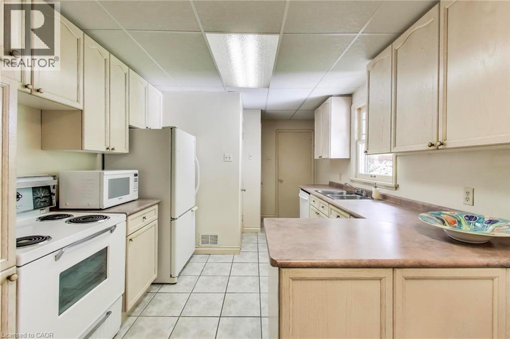 9 Avalon Avenue, Stoney Creek, Ontario  L8G 1X4 - Photo 9 - 40785911