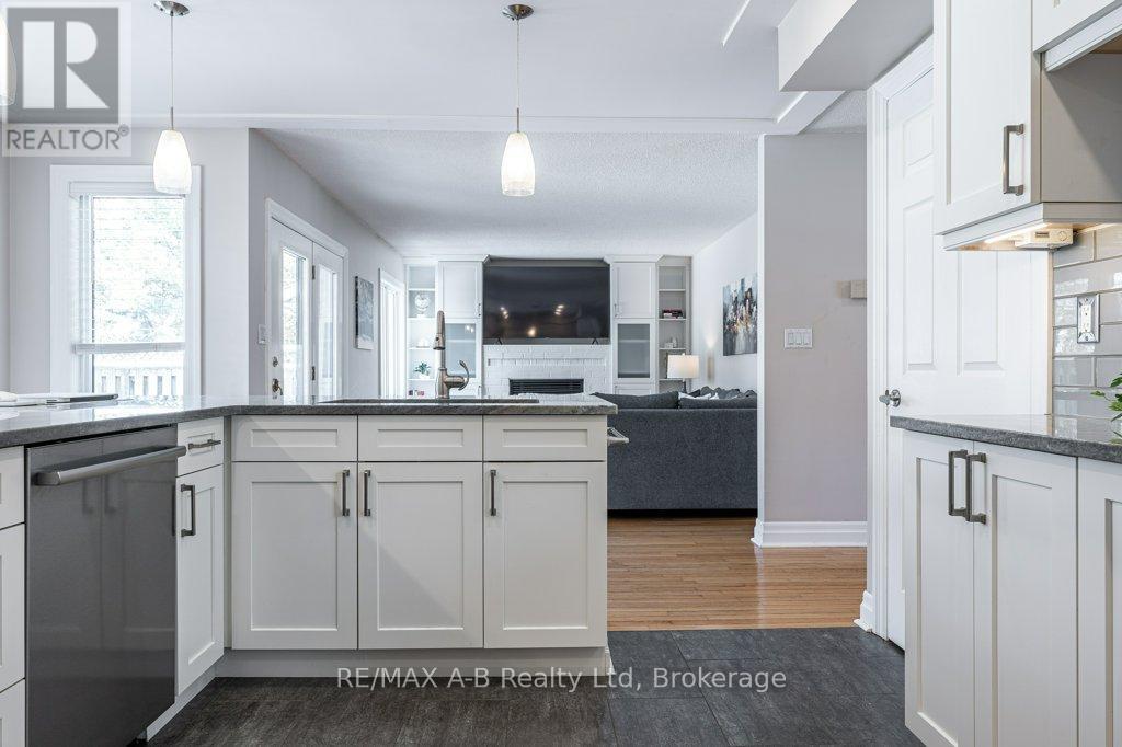 86 Freeland Drive, Stratford, Ontario  N4Z 1H1 - Photo 14 - X12532738