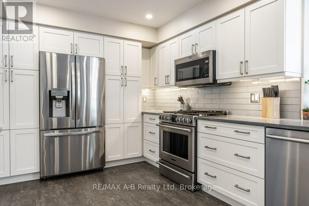 86 Freeland Drive, Stratford, Ontario  N4Z 1H1 - Photo 16 - X12532738