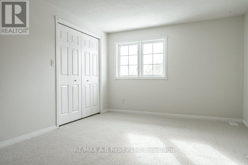 86 Freeland Drive, Stratford, Ontario  N4Z 1H1 - Photo 37 - X12532738