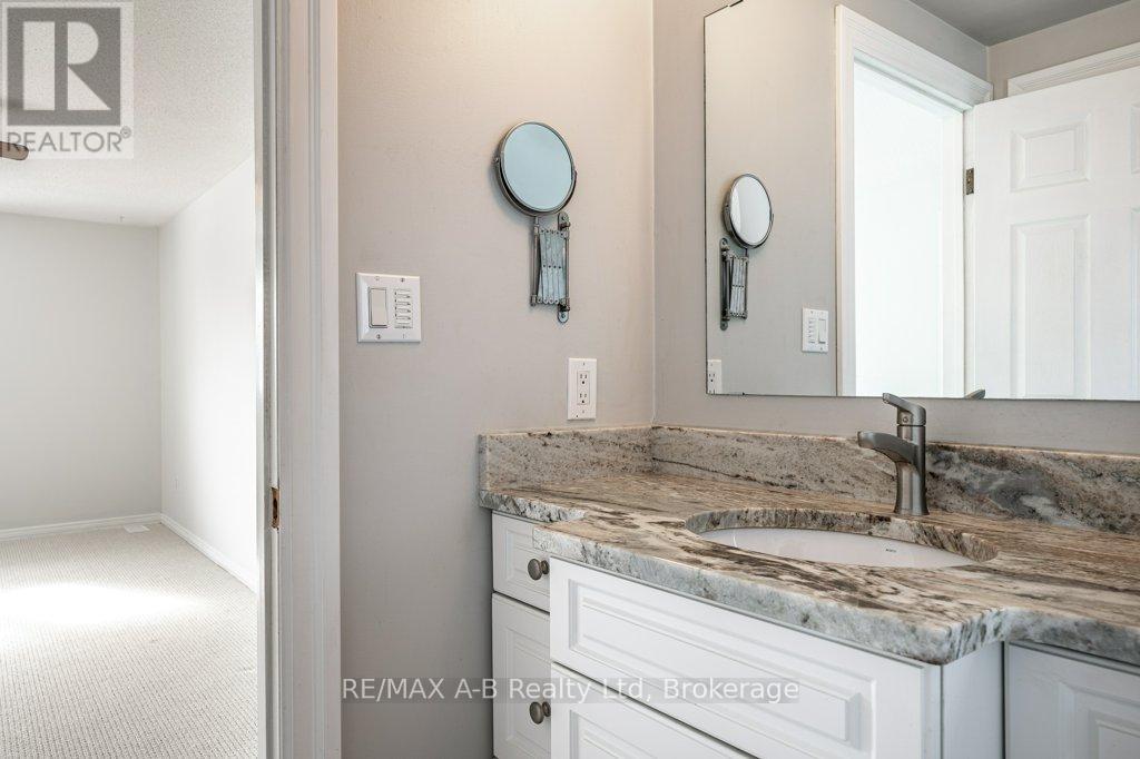 86 Freeland Drive, Stratford, Ontario  N4Z 1H1 - Photo 41 - X12532738