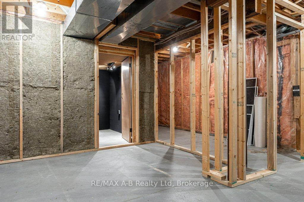 86 Freeland Drive, Stratford, Ontario  N4Z 1H1 - Photo 47 - X12532738