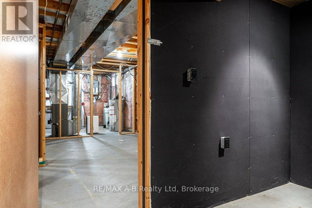 86 Freeland Drive, Stratford, Ontario  N4Z 1H1 - Photo 48 - X12532738