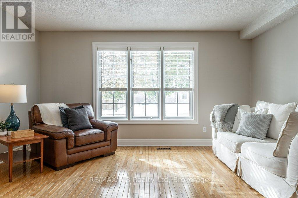 86 Freeland Drive, Stratford, Ontario  N4Z 1H1 - Photo 5 - X12532738