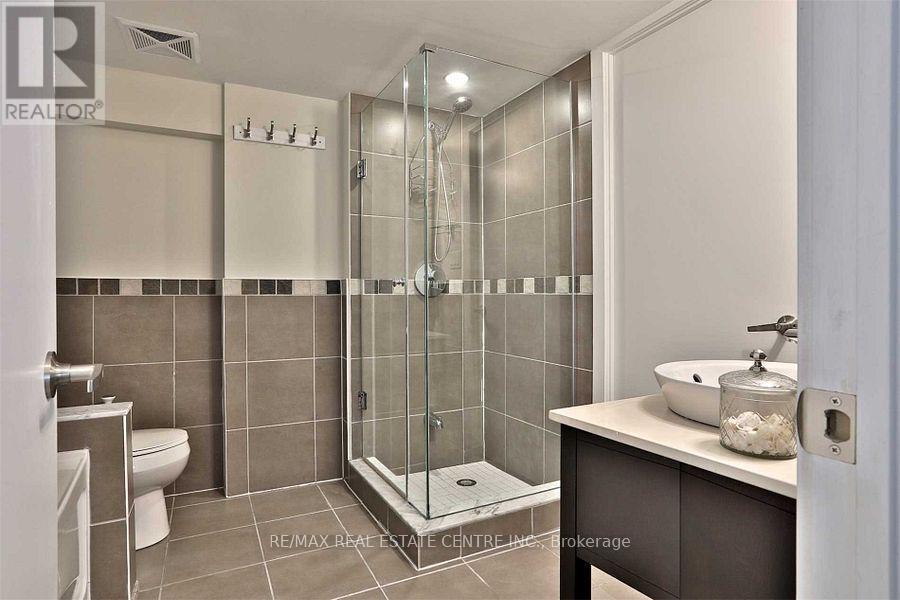 A10 - 1100 Lansdowne Avenue, Toronto, Ontario  M6H 4K1 - Photo 18 - W12532258