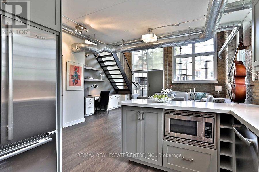 A10 - 1100 Lansdowne Avenue, Toronto, Ontario  M6H 4K1 - Photo 8 - W12532258