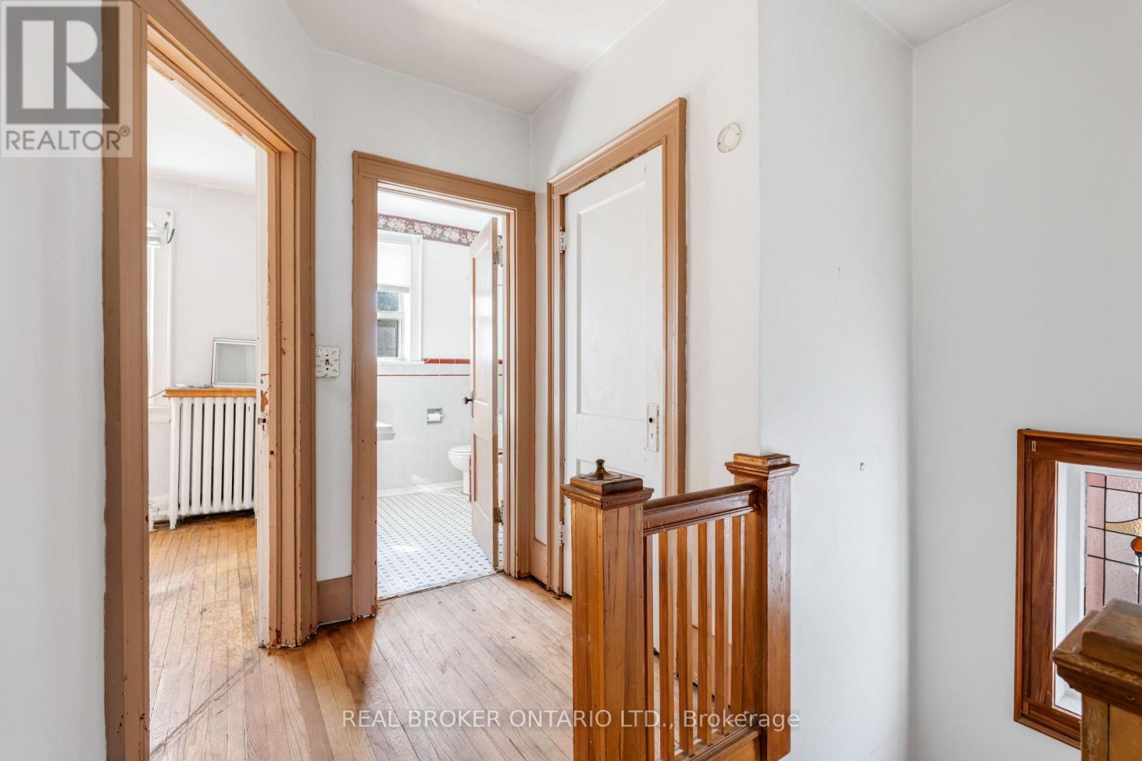 19 Lessard Avenue, Toronto, Ontario  M6S 1X6 - Photo 14 - W12532262