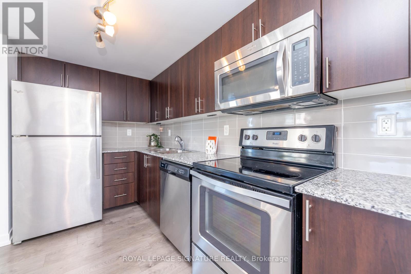2201 - 1410 Dupont Street, Toronto, Ontario  M6H 0B6 - Photo 24 - W12532290