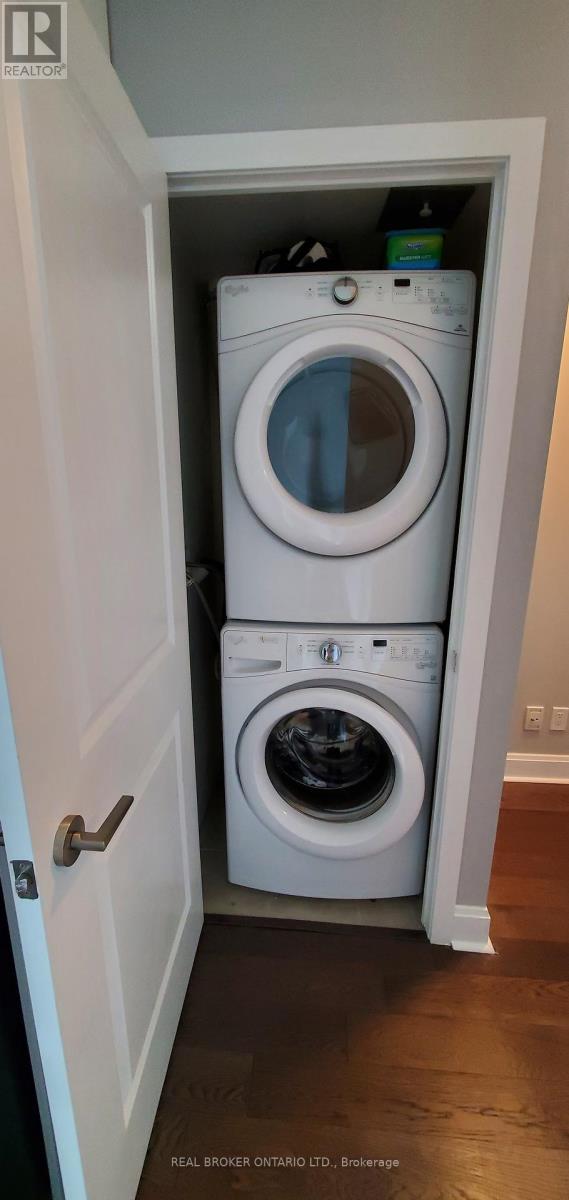 33 Shore Breeze Drive, Toronto, Ontario  M8V 0G1 - Photo 10 - W12532294