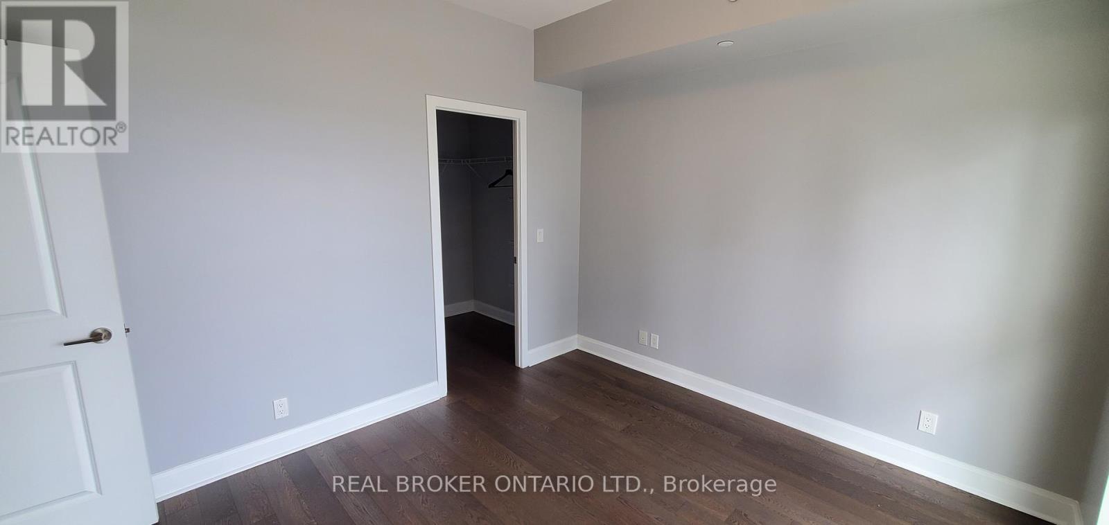 33 Shore Breeze Drive, Toronto, Ontario  M8V 0G1 - Photo 5 - W12532294