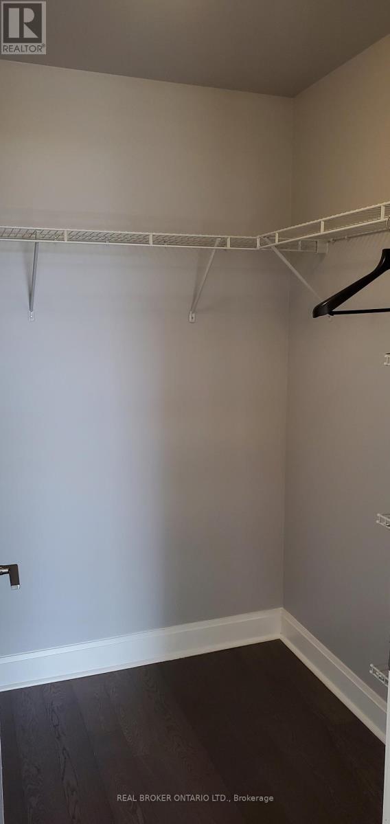 33 Shore Breeze Drive, Toronto, Ontario  M8V 0G1 - Photo 6 - W12532294