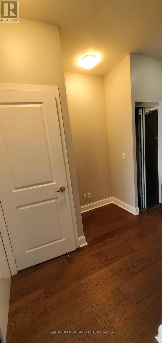 33 Shore Breeze Drive, Toronto, Ontario  M8V 0G1 - Photo 9 - W12532294