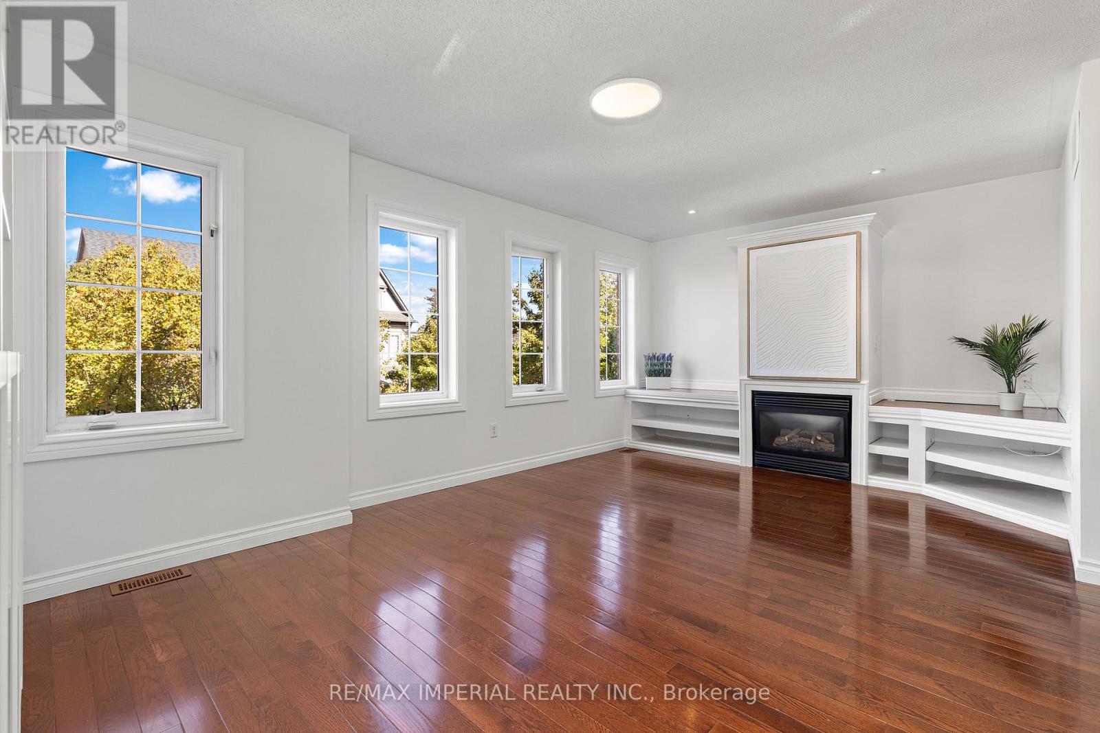 94 Littlewood Drive, Oakville, Ontario  L6H 6V1 - Photo 26 - W12532300