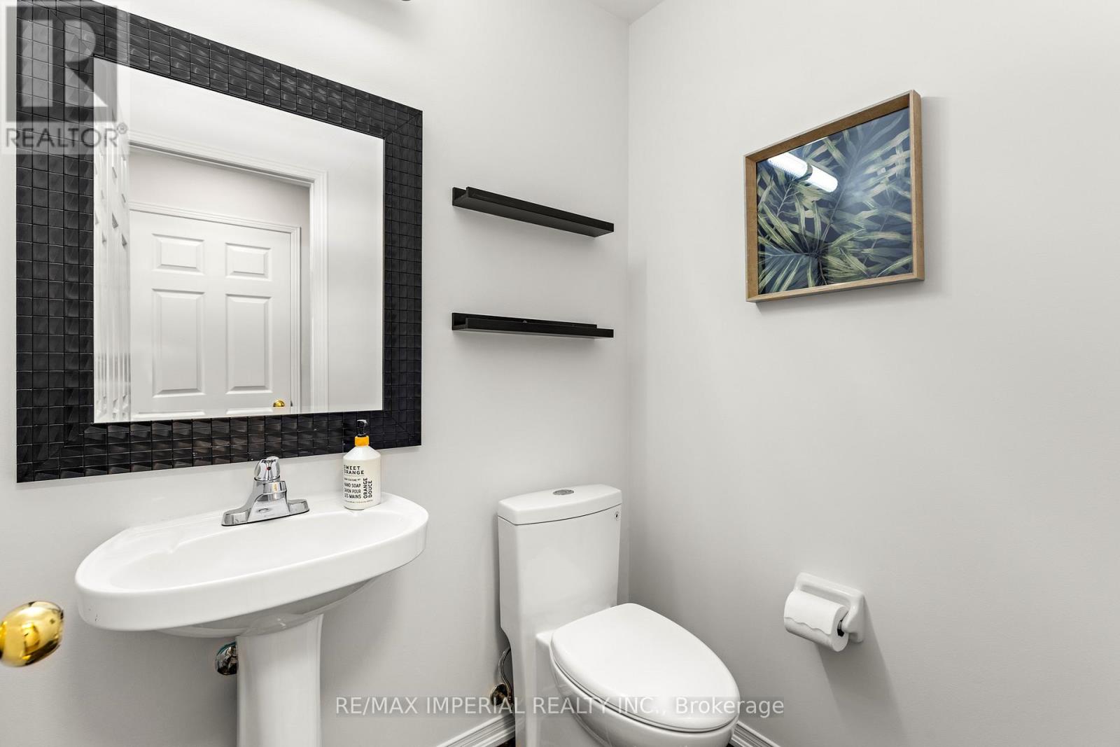 94 Littlewood Drive, Oakville, Ontario  L6H 6V1 - Photo 39 - W12532300