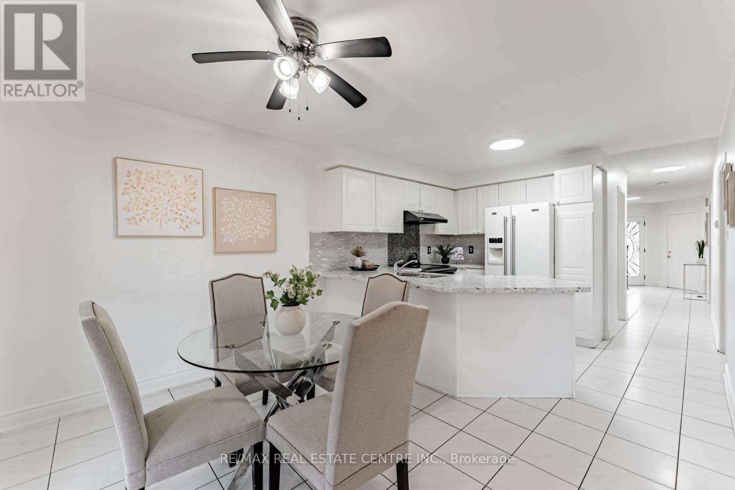 8 Mannel Crescent, Brampton, Ontario  L6Y 5E1 - Photo 15 - W12532310