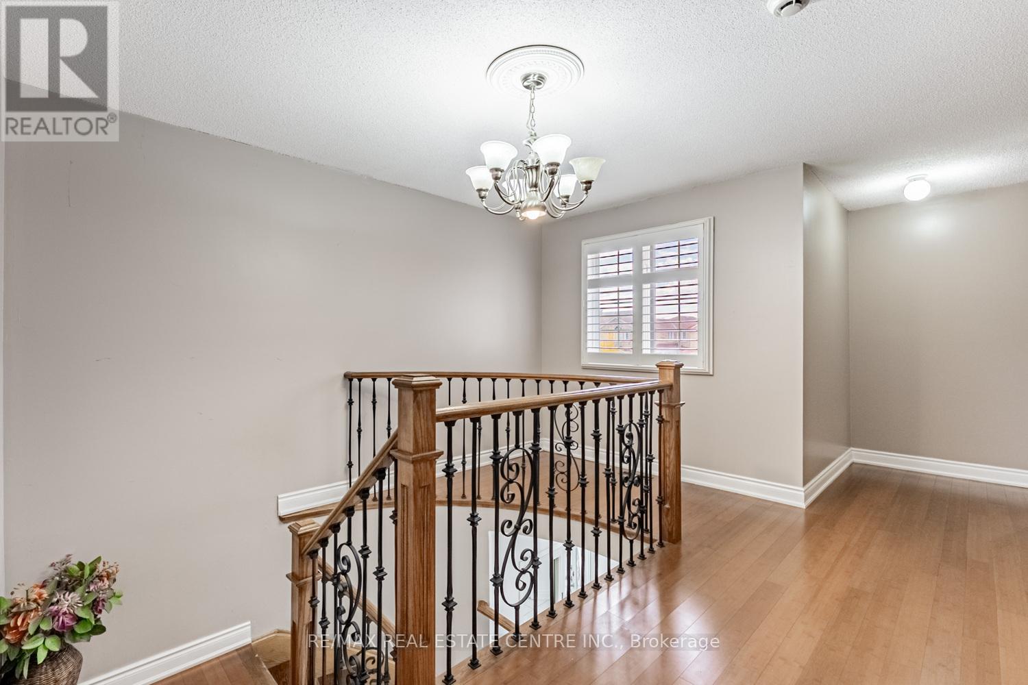 8 Mannel Crescent, Brampton, Ontario  L6Y 5E1 - Photo 22 - W12532310