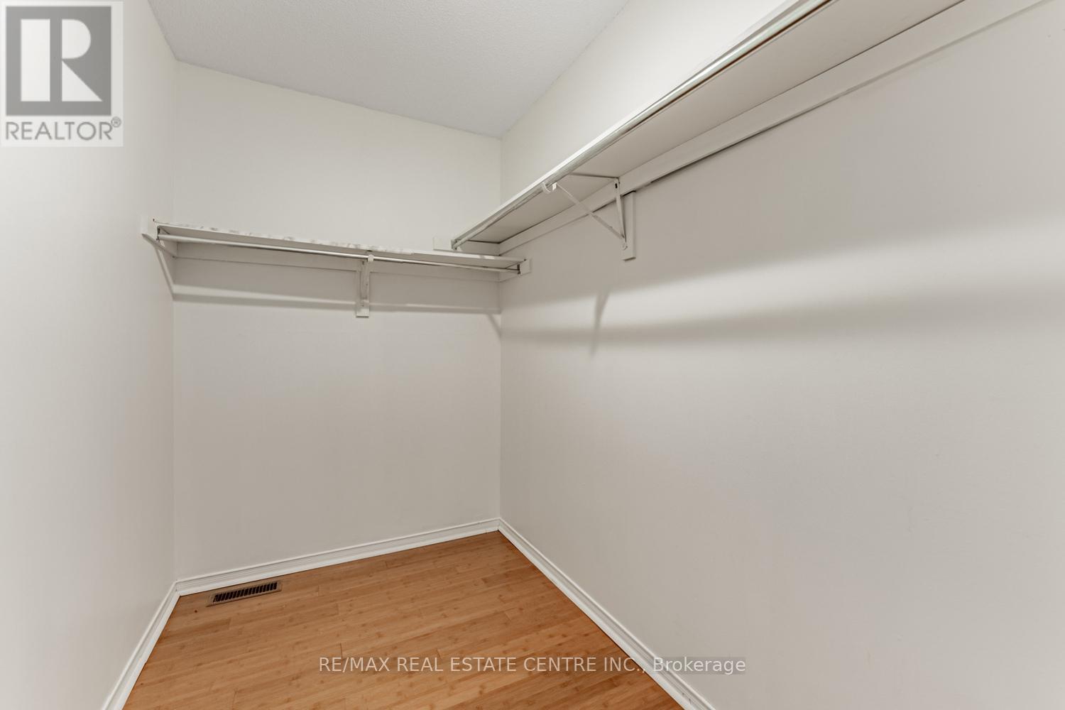 8 Mannel Crescent, Brampton, Ontario  L6Y 5E1 - Photo 29 - W12532310