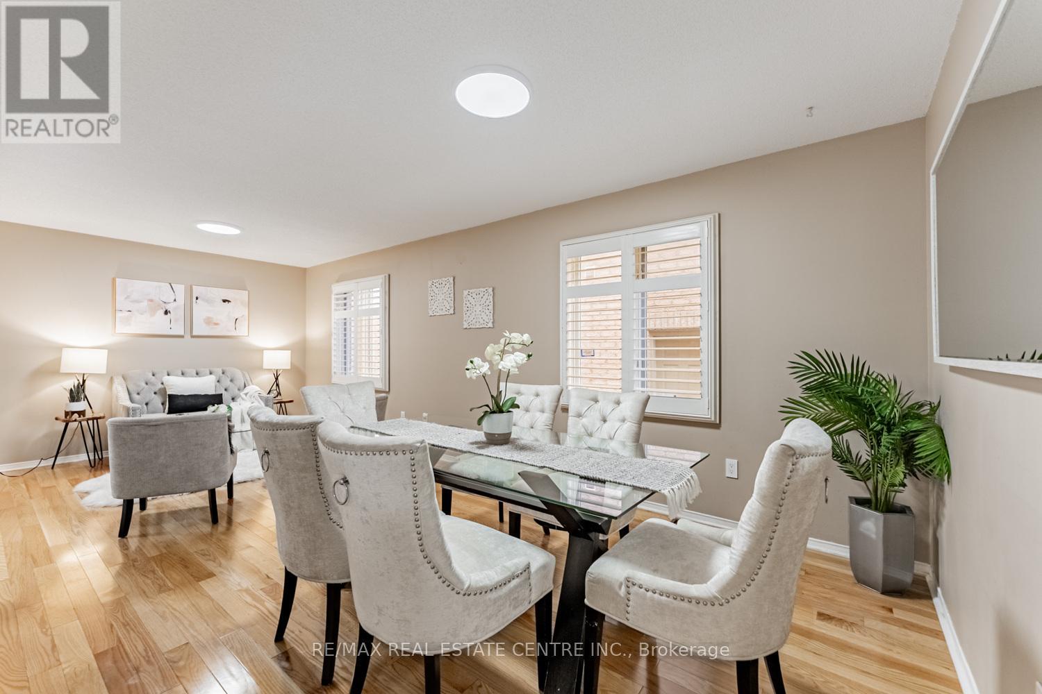 8 Mannel Crescent, Brampton, Ontario  L6Y 5E1 - Photo 8 - W12532310