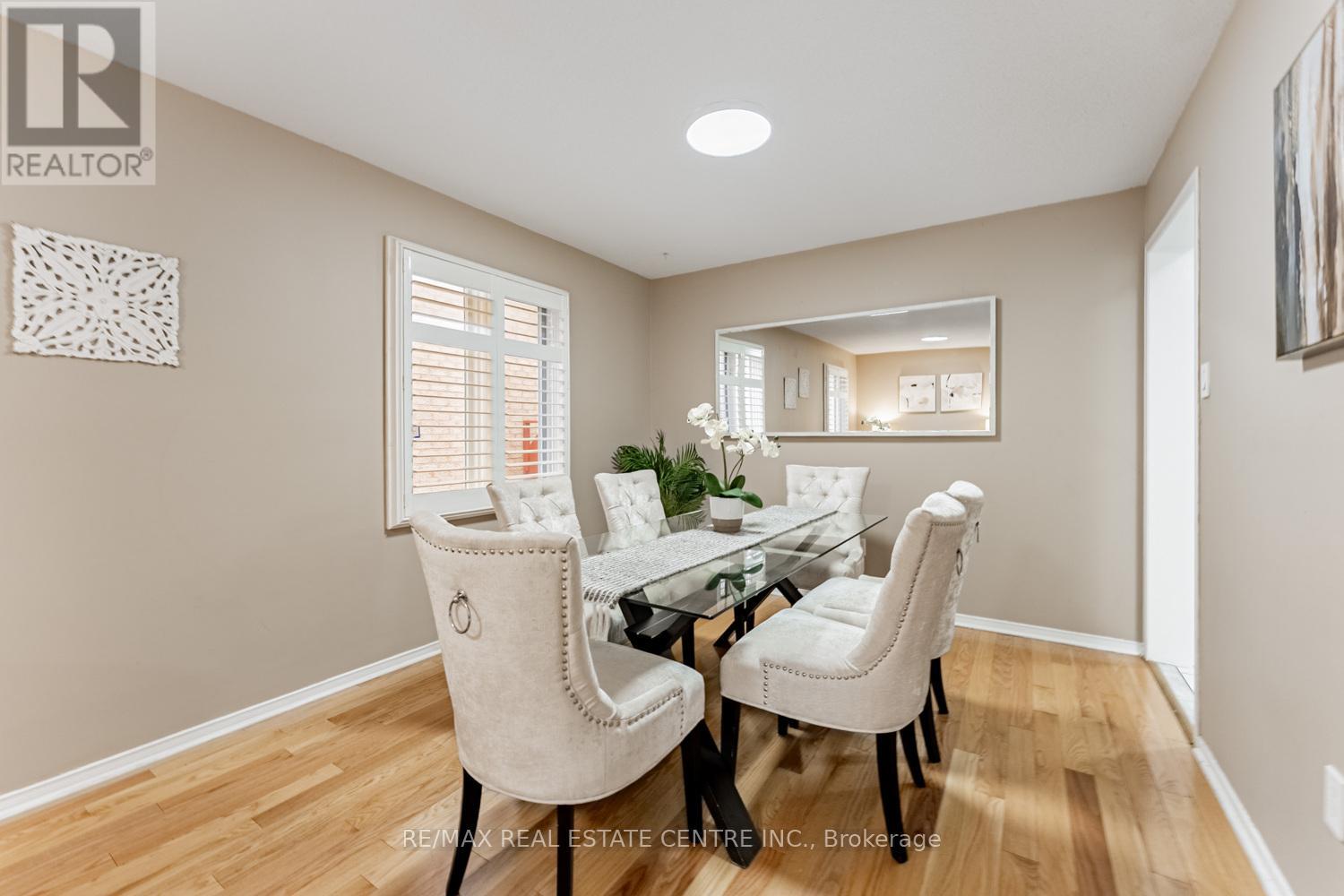 8 Mannel Crescent, Brampton, Ontario  L6Y 5E1 - Photo 9 - W12532310