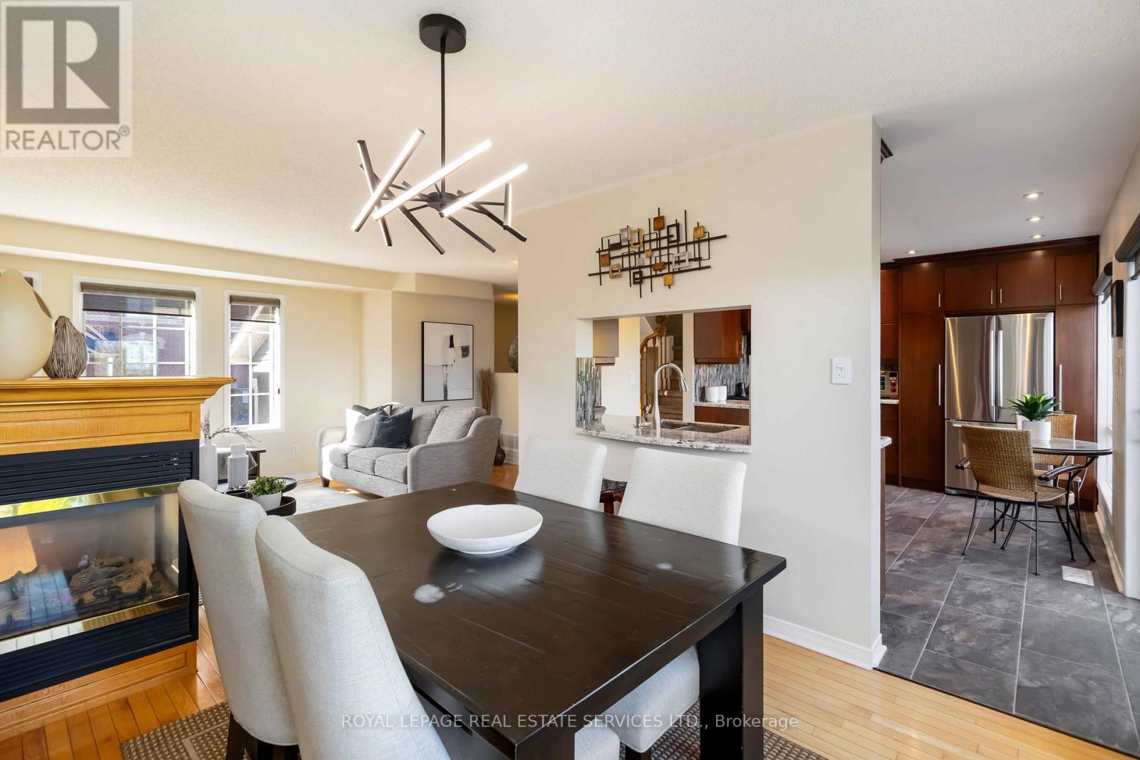 1584 Woodhenge Way, Mississauga, Ontario  L5N 7T1 - Photo 13 - W12532348