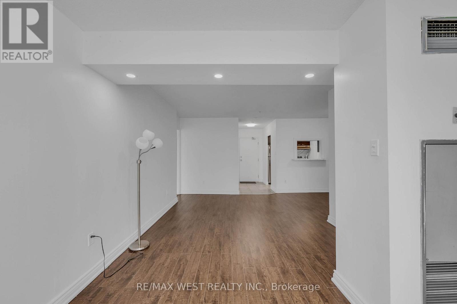 1102 - 285 Enfield Place, Mississauga, Ontario  L5B 3Y6 - Photo 13 - W12532406