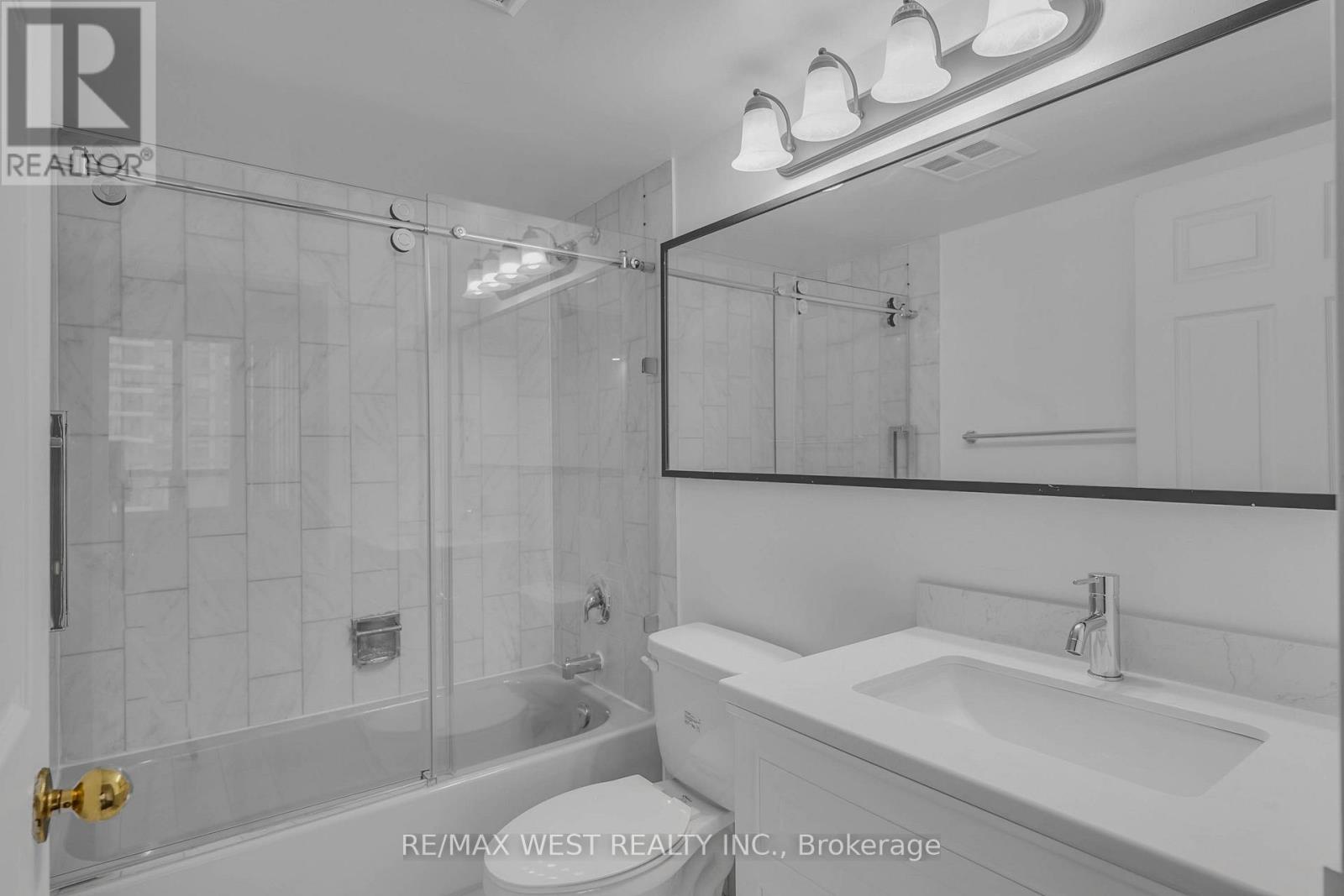 1102 - 285 Enfield Place, Mississauga, Ontario  L5B 3Y6 - Photo 24 - W12532406